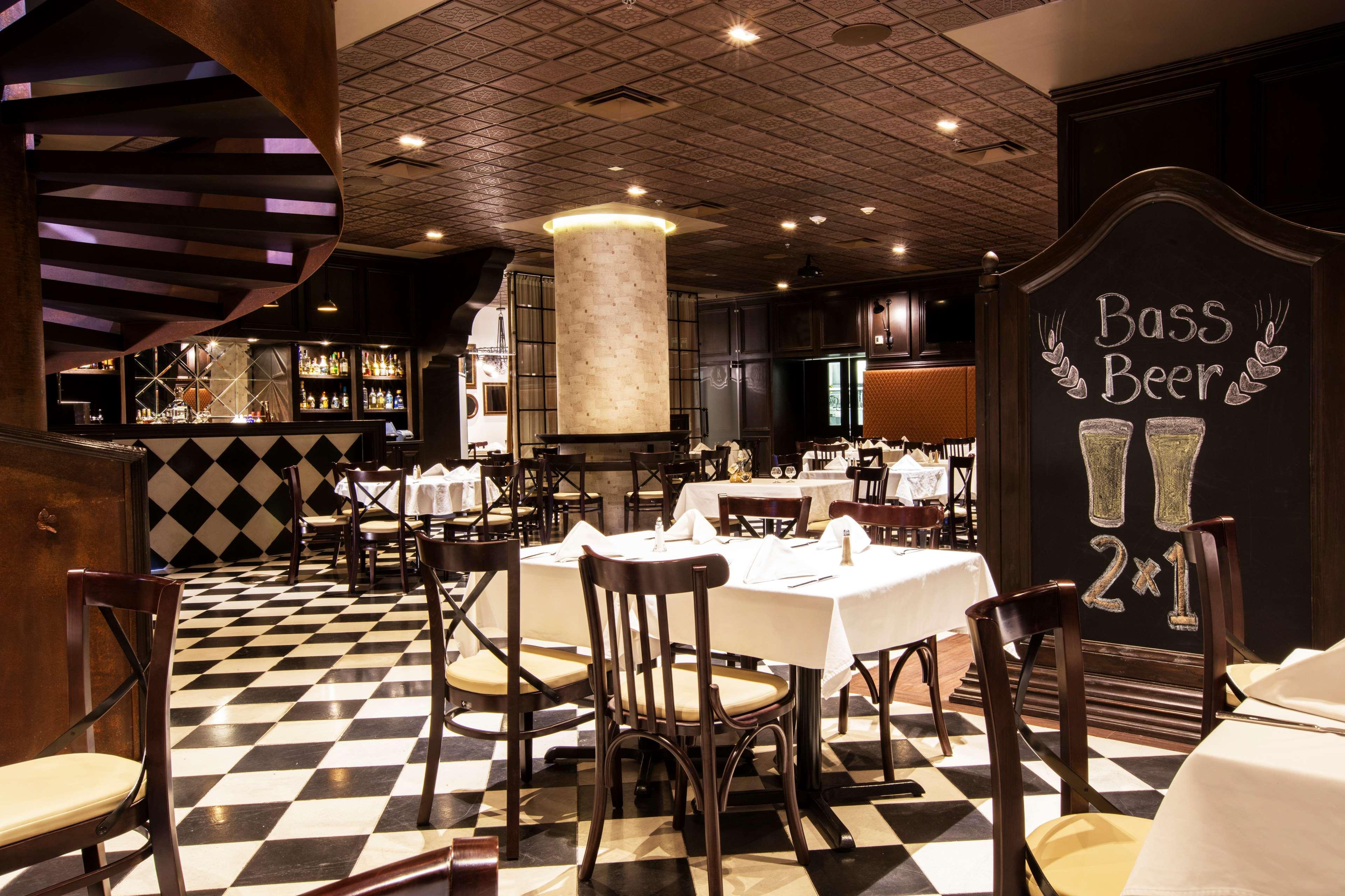 Barcelo Guadalajara Hotel Luaran gambar Brasserie restaurant