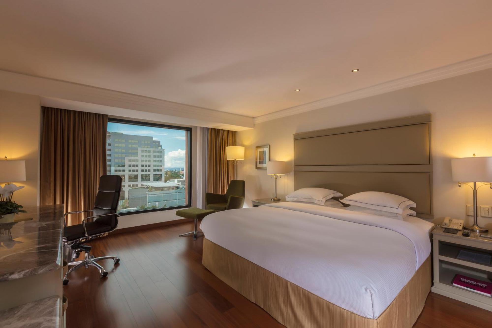 Barcelo Guadalajara Hotel Luaran gambar Deluxe Room